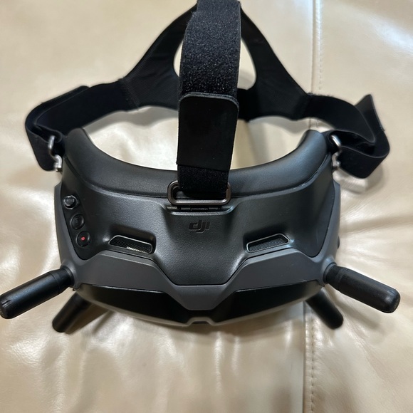 DJI Black FPV Drone Set with Black Accessories - Picture 8 of 11